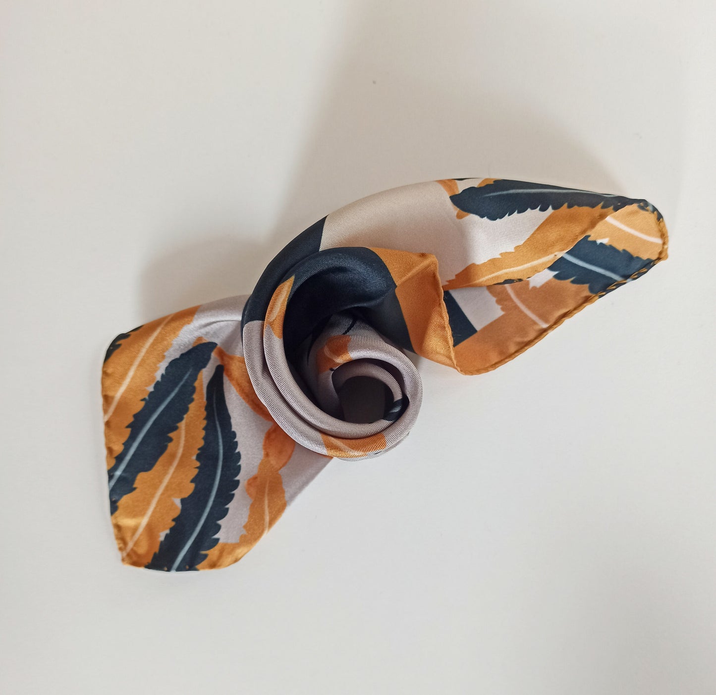 Foulard carré 33x33 cm, 100% soie, fabriqué en Italie