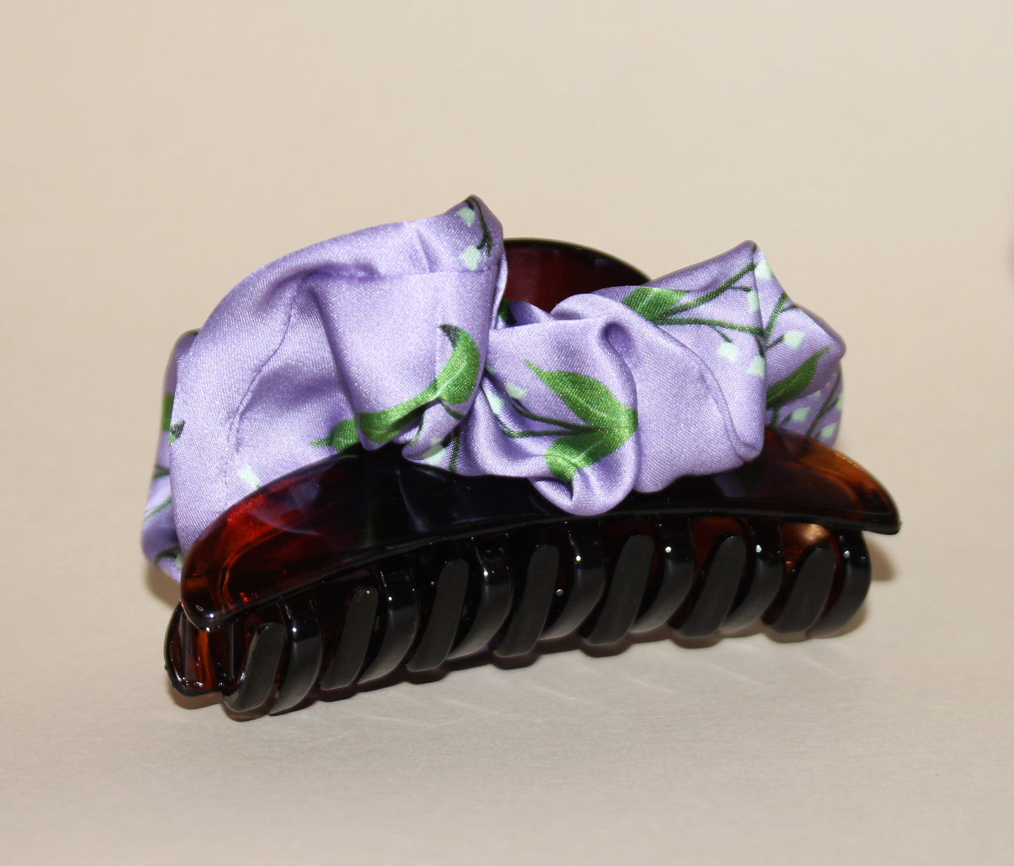Silk Cloud Clip - Lily of the Valley